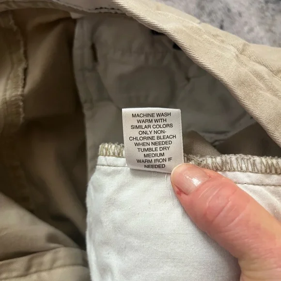 Men’s Roundtree & Yorke casuals khaki shorts Size 38 GUC Uniform Work - Picture 10 of 10